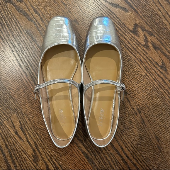 J.Crew Crocodile Embossed Faux Leather Silver Mary Jane Flats, Size 10 - Picture 2 of 5